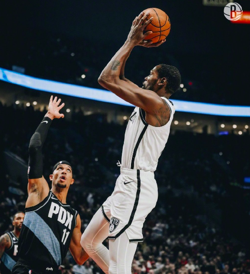  篮网西蒙斯复苏，攻防一体助队重返前八  